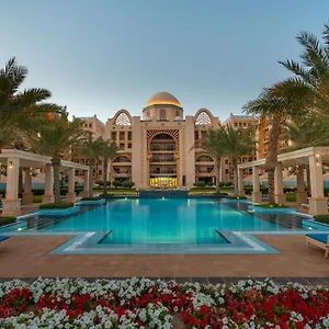 Globalstay At Palm Jumeirah Beachfront Paradise With Pool And Gym Lejlighed